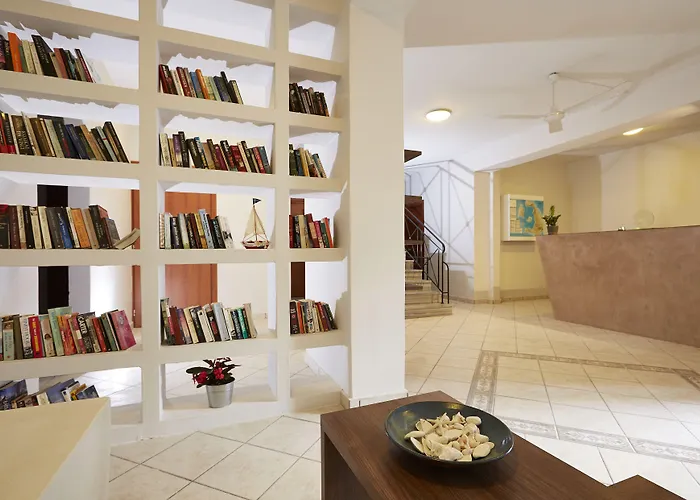 Apartahotel Marios Kamári