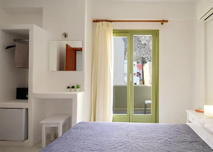 استوديوز ماريوس 4* Kamári